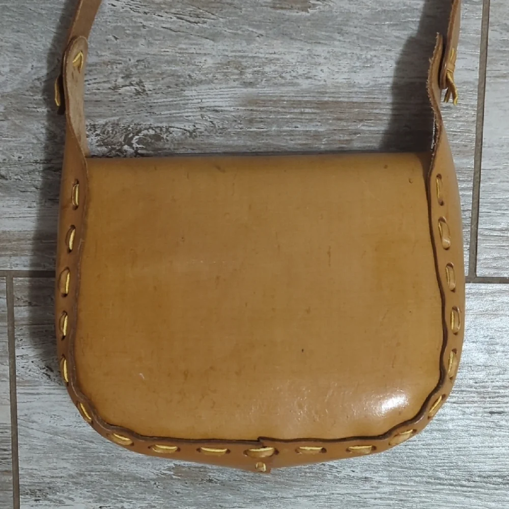 Vintage Handmade Leather Crossbody Bag - Picture 4 of 11